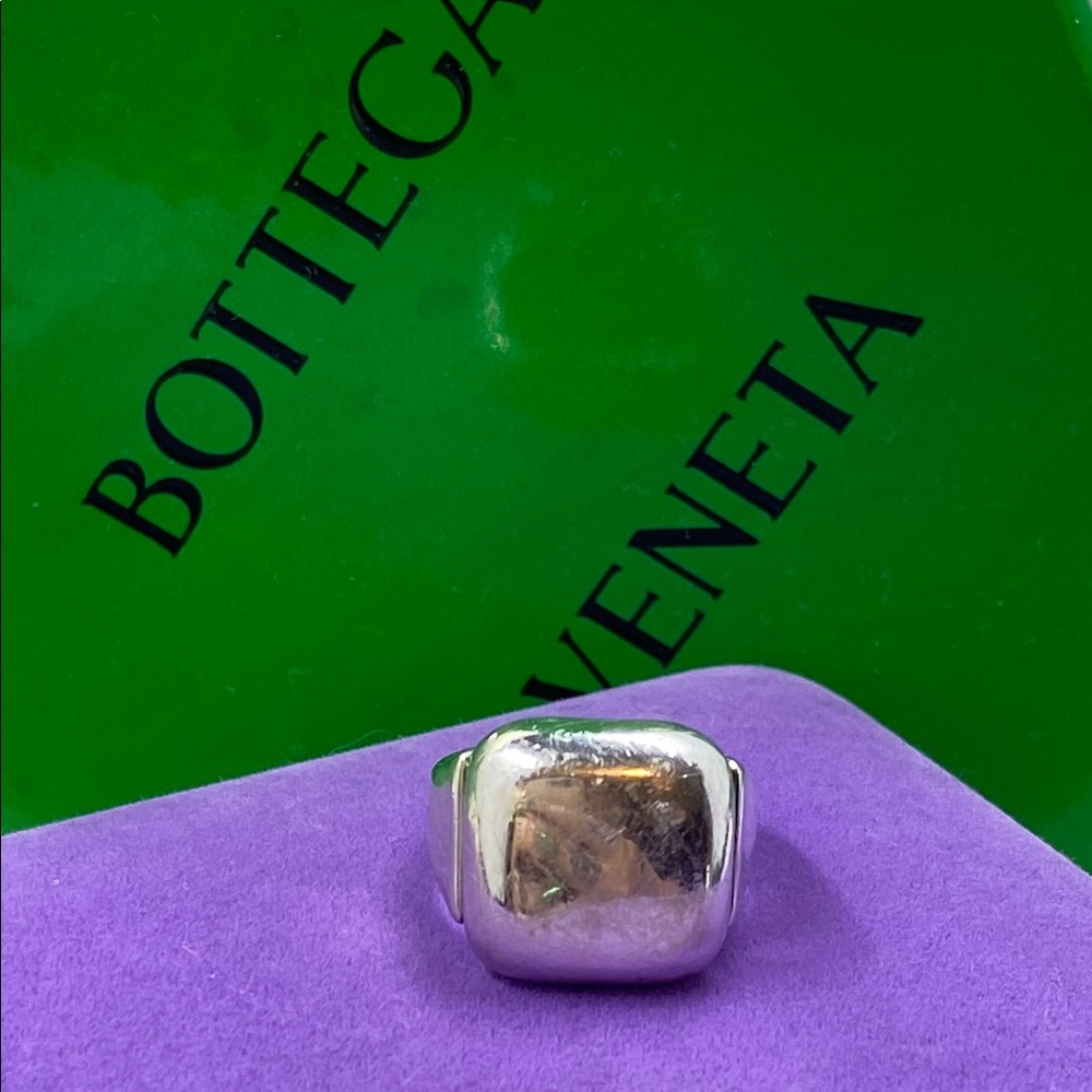 💛 Bottega Veneta Polished Silver Ring